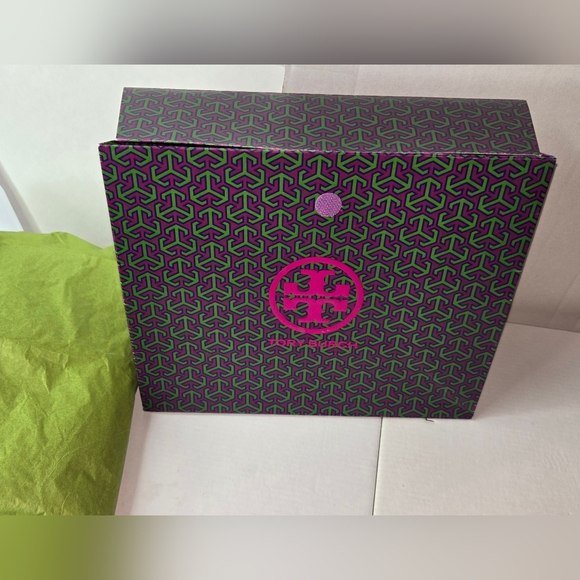 Tory Burch Gift Bag Envelope - Picture 1 of 13